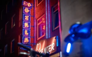 red neon aesthetic pictures