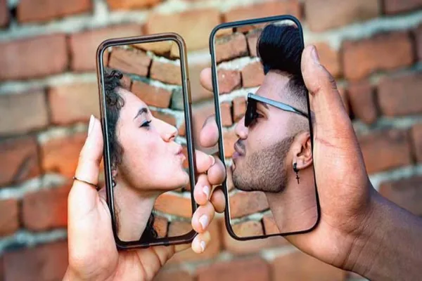 What is Digital Dating and How Has It Changed the Way We Connect with Others?